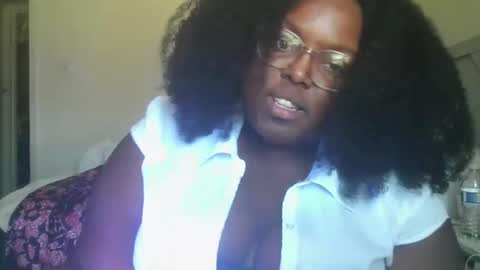Snapshot of divinenicole22 chatting on 11.12.25 divinenicole22 online show from 11.12.25