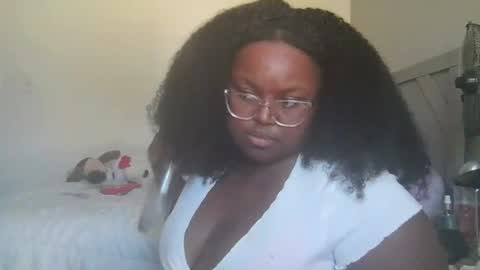 Snapshot of divinenicole22 chatting on 11.17.25 divinenicole22 online show from 11.17.25