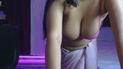 divyakhan online show from 12.24.24