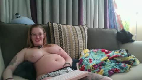 Snapshot of dixie_comanche chatting on 12.22.24 dixie_comanche online show from 12.22.24