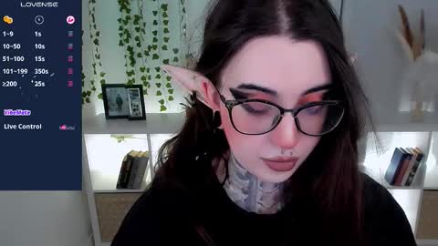 Snapshot of dixipixi_ chatting on 10.11.25 dixipixi_ online show from 10.11.25