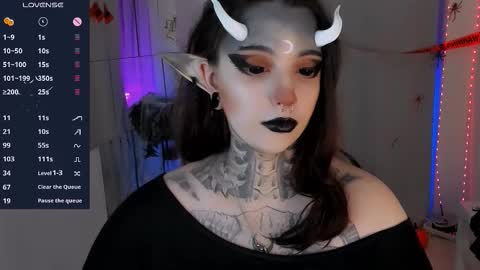 Snapshot of dixipixi_ chatting on 10.31.25 dixipixi_ online show from 10.31.25