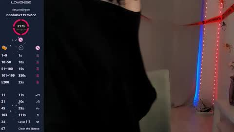 Snapshot of dixipixi_ chatting on 11.02.25 dixipixi_ online show from 11.02.25