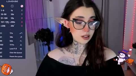 Snapshot of dixipixi_ chatting on 11.06.25 dixipixi_ online show from 11.06.25