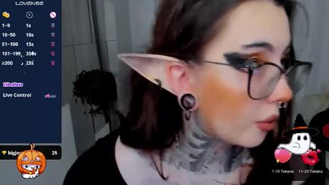 dixipixi_ online show from 11.14.25