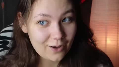Snapshot of djennapalme chatting on 02.18.25 Jenia online show from 02.18.25