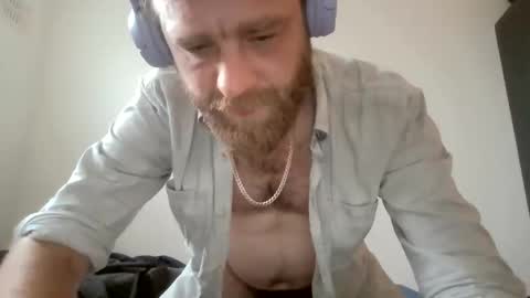Snapshot of djschoor chatting on 09.10.25 djschoor online show from 09.10.25