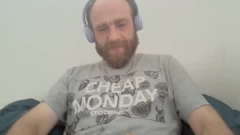 Snapshot of djschoor chatting on 09.11.25 djschoor online show from 09.11.25