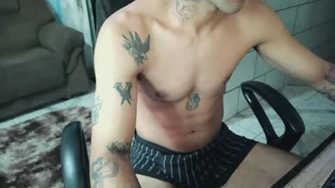 Snapshot of dmacedo96 chatting on 12.25.24 AmigodotadoZL online show from 12.25.24