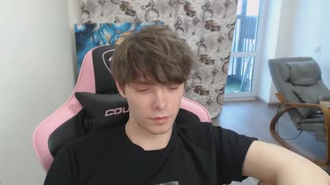 Snapshot of dmitryromanov chatting on 01.25.25 Dead A online show from 01.25.25