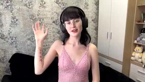 Annie PVT IS OPEN online show from 09.15.25