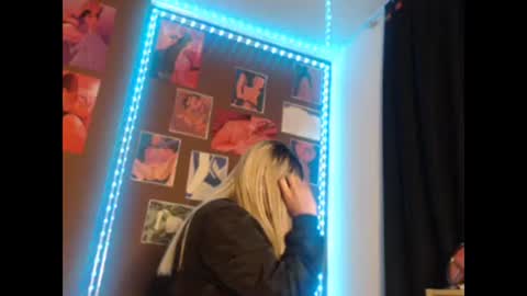 doeschi_fox online show from 04.22.26