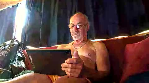 doghouseblue online show from 09.27.25