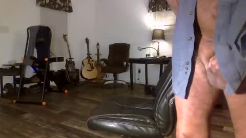 dogluc7 online show from 10.31.25