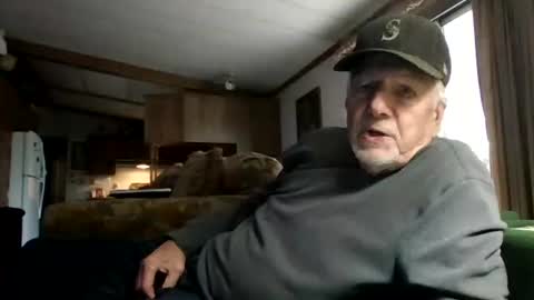 Snapshot of doingmyself69 chatting on 11.18.25 doingmyself69 online show from 11.18.25