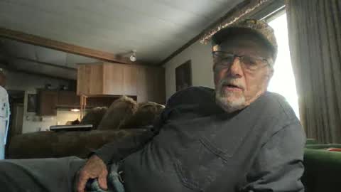 Snapshot of doingmyself69 chatting on 04.06.26 doingmyself69 online show from 04.06.26