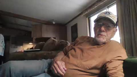 Snapshot of doingmyself69 chatting on 04.09.26 doingmyself69 online show from 04.09.26