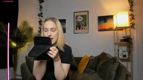 Snapshot of dolce_betty chatting on 03.01.25 Betty online show from 03.01.25