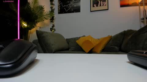 Snapshot of dolce_betty chatting on 03.03.25 Betty online show from 03.03.25