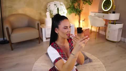 Monica online show from 09.25.25