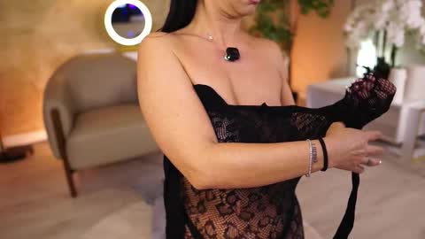 Monica online show from 10.15.25