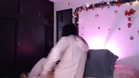 Snapshot of dolceclown_ chatting on 12.23.24 dolceclown_ online show from 12.23.24