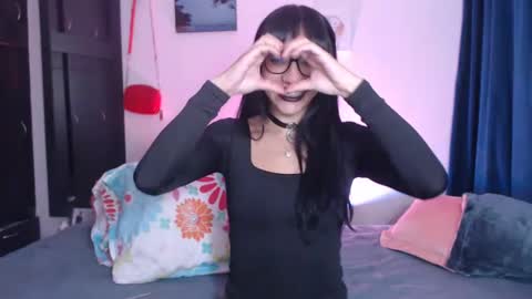 Snapshot of dolceclown_ chatting on 09.09.25 dolceclown_ online show from 09.09.25