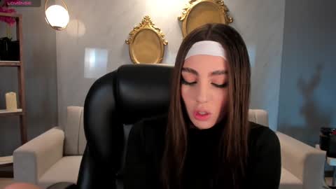 Dolcie  online show from 12.09.24