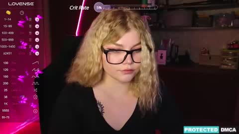 Chloe online show from 12.04.24