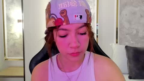 Snapshot of doll_eyeess_ chatting on 09.23.25 D  online show from 09.23.25