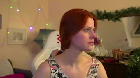 Snapshot of doll_lesli chatting on 12.28.24 Your doll Lesli online show from 12.28.24