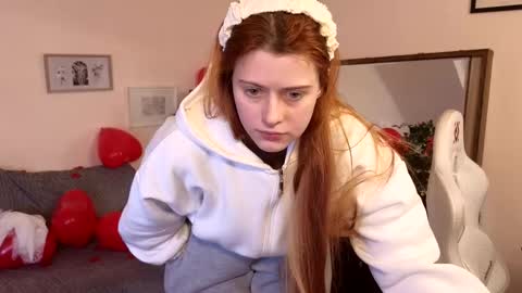 Snapshot of doll_lesli chatting on 02.16.25 Your doll Lesli online show from 02.16.25