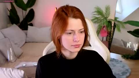 Snapshot of doll_lesli chatting on 10.03.25 Your doll Lesli online show from 10.03.25