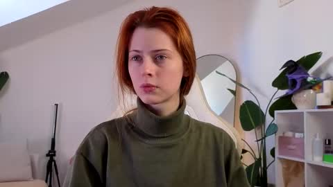 Snapshot of doll_lesli chatting on 10.18.25 Your doll Lesli online show from 10.18.25