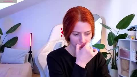 Snapshot of doll_lesli chatting on 11.09.25 Your doll Lesli online show from 11.09.25