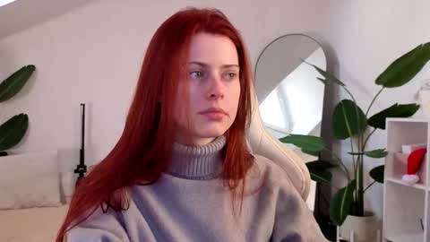 Snapshot of doll_lesli chatting on 12.17.25 Your doll Lesli online show from 12.17.25