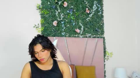 Snapshot of doll_lovexxxx chatting on 11.21.25 doll_lovexxxx online show from 11.21.25