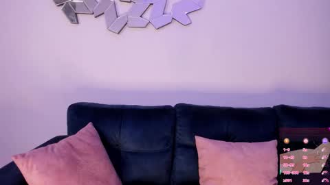 Roxana  independent model can you help me reach 100 hands up uwu online show from 09.19.25