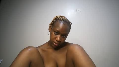 Snapshot of dollberry chatting on 12.11.24 dollberry online show from 12.11.24