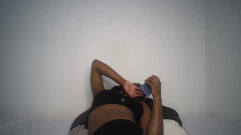 Snapshot of dollberry chatting on 01.11.25 dollberry online show from 01.11.25