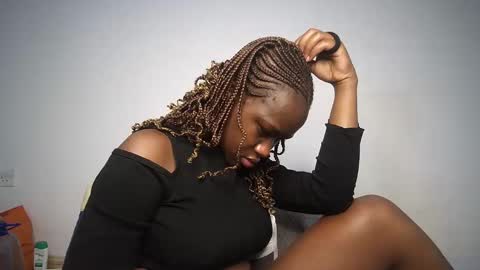 Snapshot of dollberry chatting on 01.28.25 dollberry online show from 01.28.25