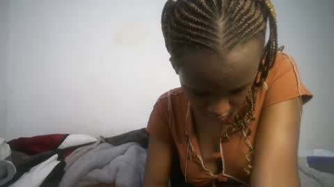 Snapshot of dollberry chatting on 02.12.25 dollberry online show from 02.12.25