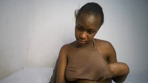 Snapshot of dollberry chatting on 02.15.25 dollberry online show from 02.15.25