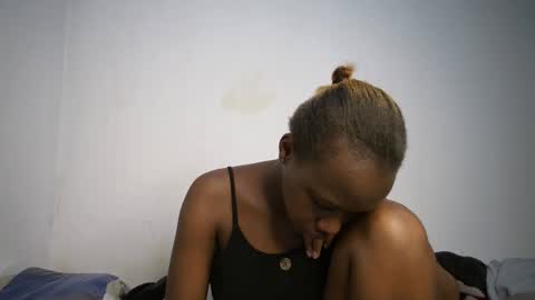 Snapshot of dollberry chatting on 02.17.25 dollberry online show from 02.17.25