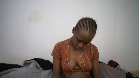 Snapshot of dollberry chatting on 02.22.25 dollberry online show from 02.22.25