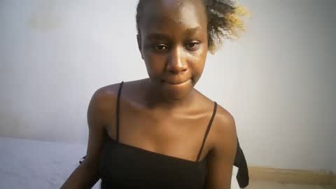 Snapshot of dollberry chatting on 03.04.25 dollberry online show from 03.04.25