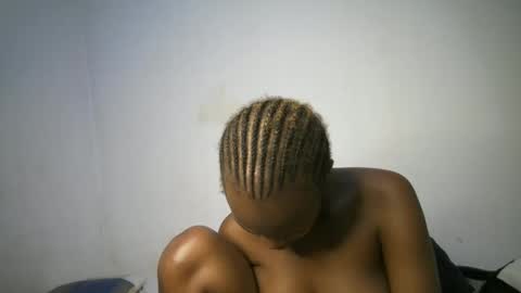 Snapshot of dollberry chatting on 03.11.25 dollberry online show from 03.11.25