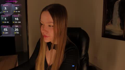 Snapshot of dollmoon_ chatting on 11.28.25 You can call me Pretty online show from 11.28.25