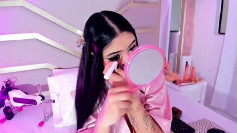 Snapshot of dollsweety chatting on 09.25.25 Dollsweety online show from 09.25.25