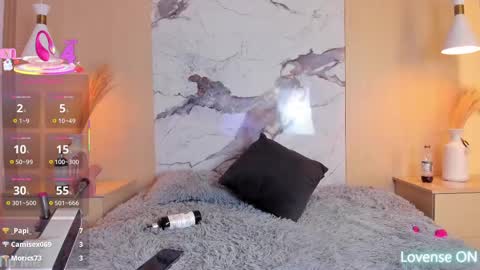 Snapshot of dolly_brownc chatting on 09.15.25 dolly_brownc online show from 09.15.25